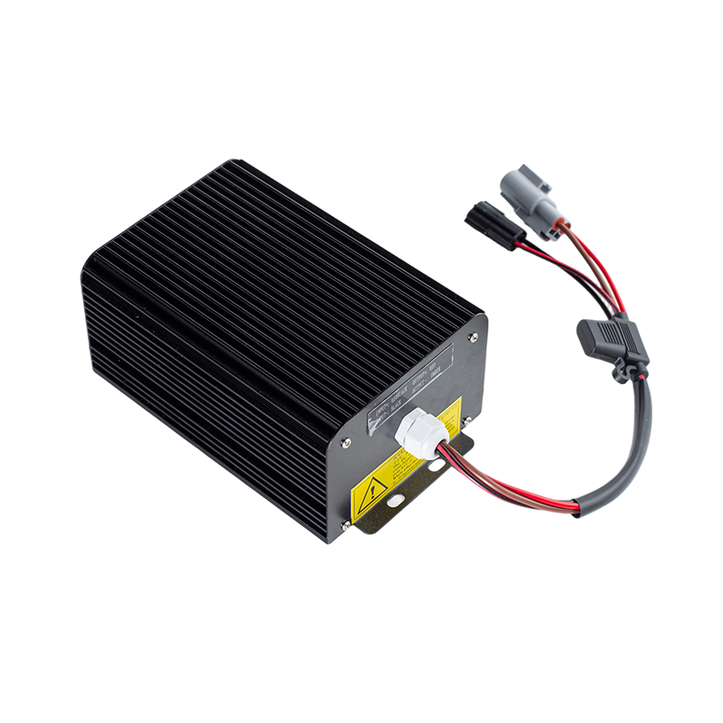 高効率安定出力IP65防塵耐油DC80Vワイド入力フォークリフト車両DC-DC電圧降圧モジュール