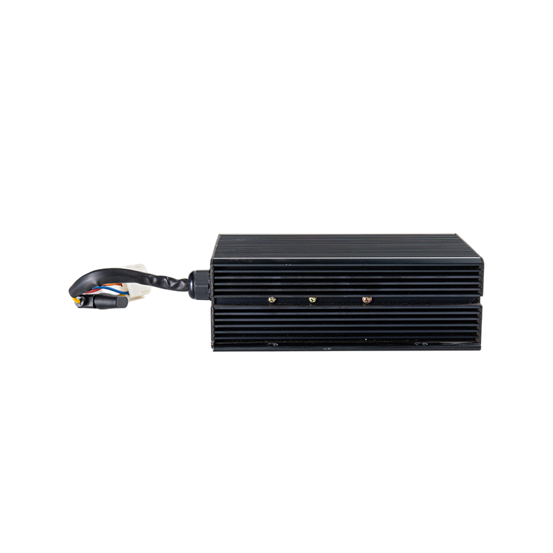 高効率安定出力IP65防塵耐油DC48Vワイド入力フォークリフト車両DC-DC電圧降圧モジュール