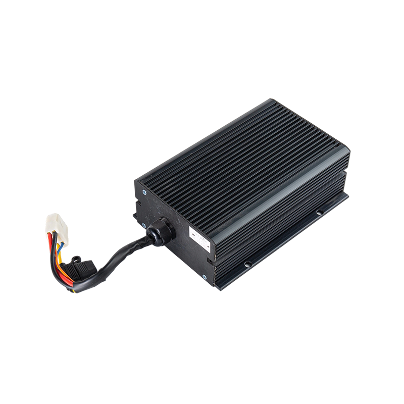 高効率安定出力IP65防塵耐油DC48Vワイド入力フォークリフト車両DC-DC電圧降圧モジュール