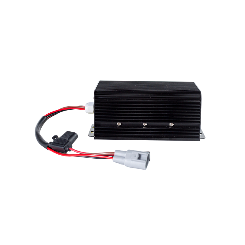 高効率安定出力IP65防塵耐油DC80Vワイド入力フォークリフト車両DC-DC電圧降圧モジュール
